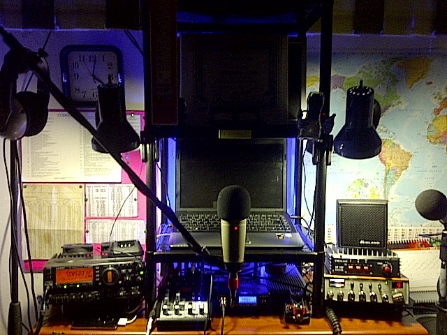My current radio station / Mi estacion de radio actual